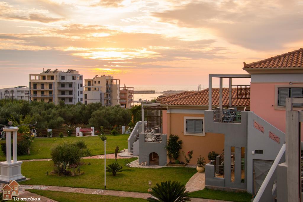 Ta Spitakia Tsarbopoulos Kyparissia Exterior foto