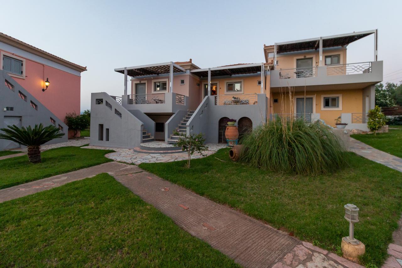Ta Spitakia Tsarbopoulos Kyparissia Exterior foto