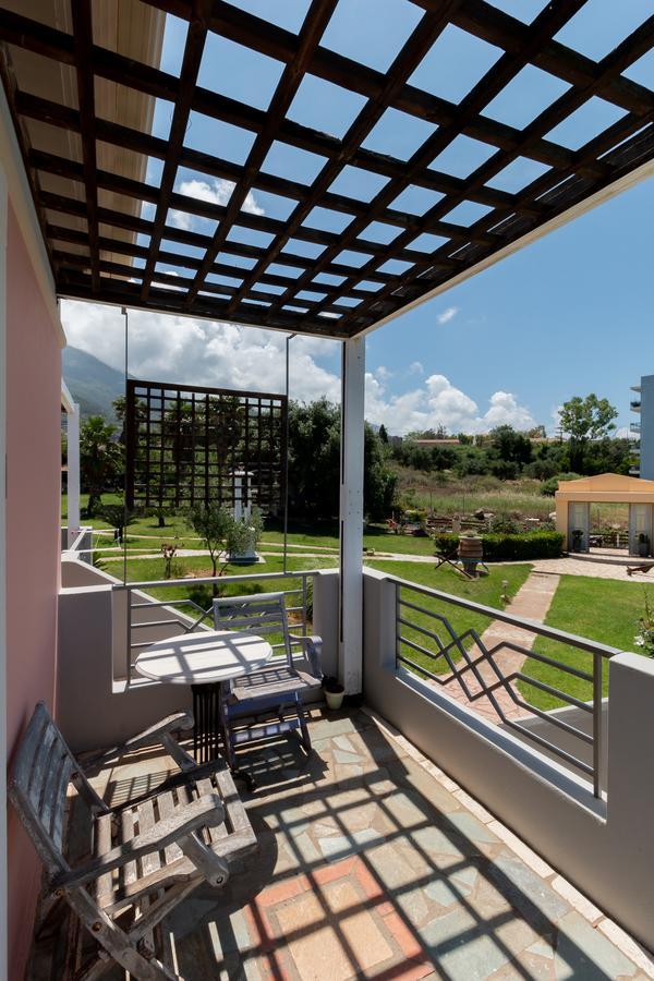 Ta Spitakia Tsarbopoulos Kyparissia Exterior foto