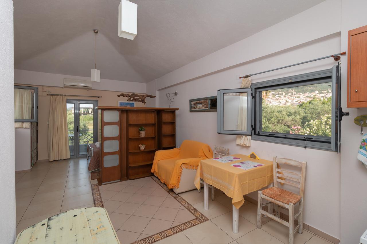 Ta Spitakia Tsarbopoulos Kyparissia Exterior foto