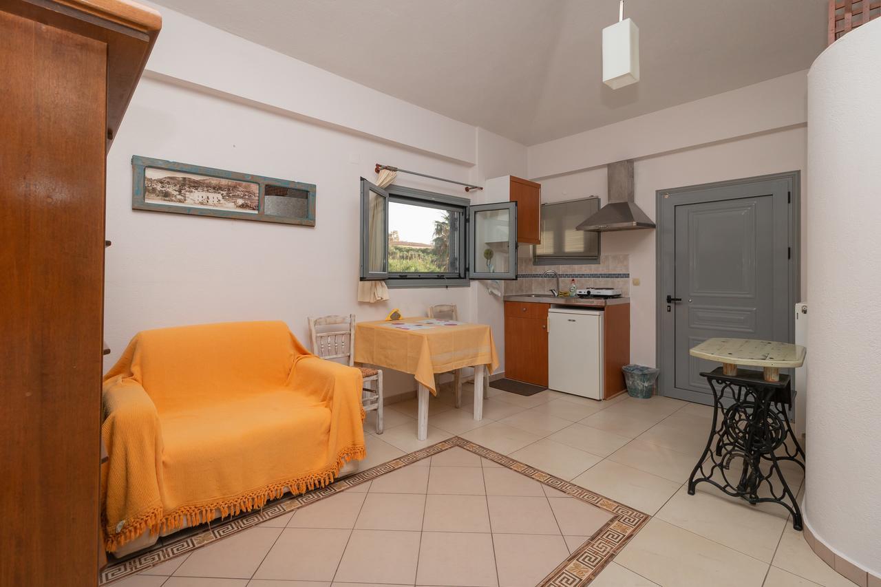 Ta Spitakia Tsarbopoulos Kyparissia Exterior foto